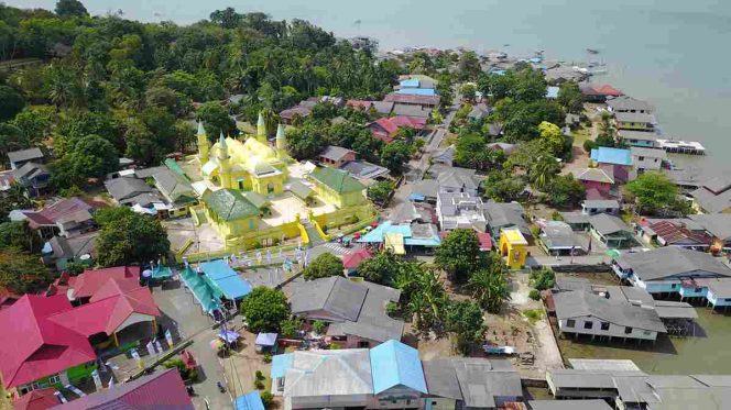 
					Pulau Penyengat Kota Tanjungpinang Tampak dari atas, Senin (6/1/2025)-Diskominfo Tanjungpinang