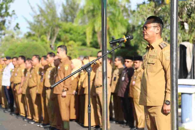 
					Penjabat (Pj.) Wali Kota Tanjungpinang, Andri Rizal saat menyampaikan apresiasi pada apel pagi (Diskominfo Tanjungpinang)