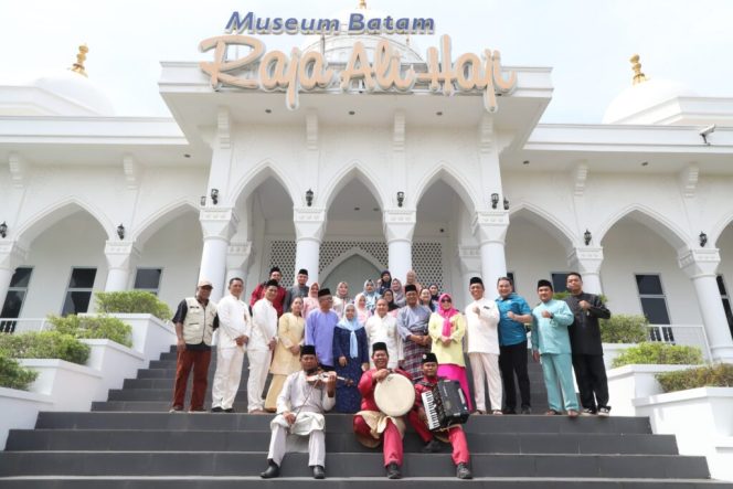 
					Keterangan Foto: KOMISI IV DPRD Kota Batam melakukan kunjungan peninjauan ke Museum Raja Ali Haji Batam, Jumat (23/05/2025), (Diskominfo Batam).