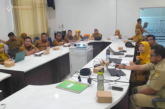 
					Keterangan Foto: Pemerintah Kota Tanjungpinang melalui Badan Layanan Unit Daerah (BLUD) RSUD Kota Tanjungpinang saat adakan rapat pembahasan dua Rancangan Peraturan Wali Kota (Perwako)  dilaksanakan di Ruang Pertemuan IGD Lantai 2 RSUD Kota Tanjungpinang, Senin (26/05/2025), (Diskominfo Tanjungpinang).