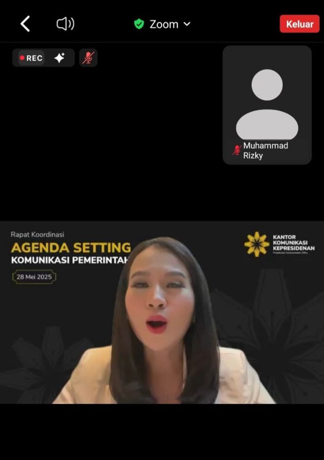 
					Keterangan Foto: Pusat Penerangan Kementerian Dalam Negeri (Puspen Kemendagri) Republik Indonesia saat  rakor melalui Zoom Meeting bersama seluruh Dinas Komunikasi dan Informatika (Diskominfo) se-Indonesia, Rabu (28/05/2025) pagi, (Diskominfo Kepri).