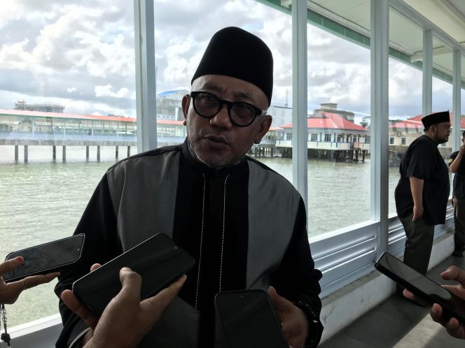 
					Wali Kota Tanjungpinang, Lis Darmansyah saat di wawancarai, Sabtu /14/6/2025). (Nzl)