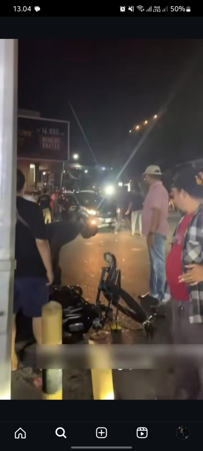 
					Suasana kecelakaan roda dua RX -King  di Kilometer 2, Tanjungpinang, Jumat (13/6/2025. (Istimewa)