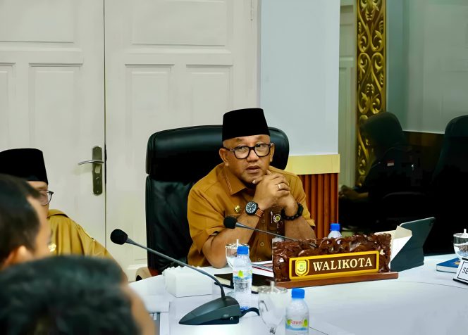 
					Keterangan Foto: Wali Kota Tanjungpinang, Lis Darmansyah, saat melakukan rapat koordinasi, (Diskominfo Tanjungpinang).