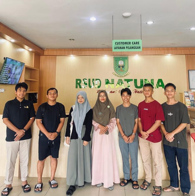 
					Keterangan Foto: Penerima beasiswa Politeknik Energi dan Mineral (PEM) Akamigas, saat foto Bersama di RSUD Natuna, (Diskominfo Natuna).