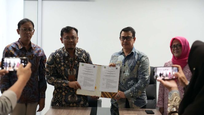 Keterangan Foto: BP Batam dengan Balai Pengelolaan Daerah Aliran Sungai (BPDAS) Sei Jang Duriangkang resmi menandatangani MoU tentang Pelaksanaan Rehabilitasi Hutan dan Lahan di Hutan Lindung Duriangkang seluas 10 Ha, (BP Batam).