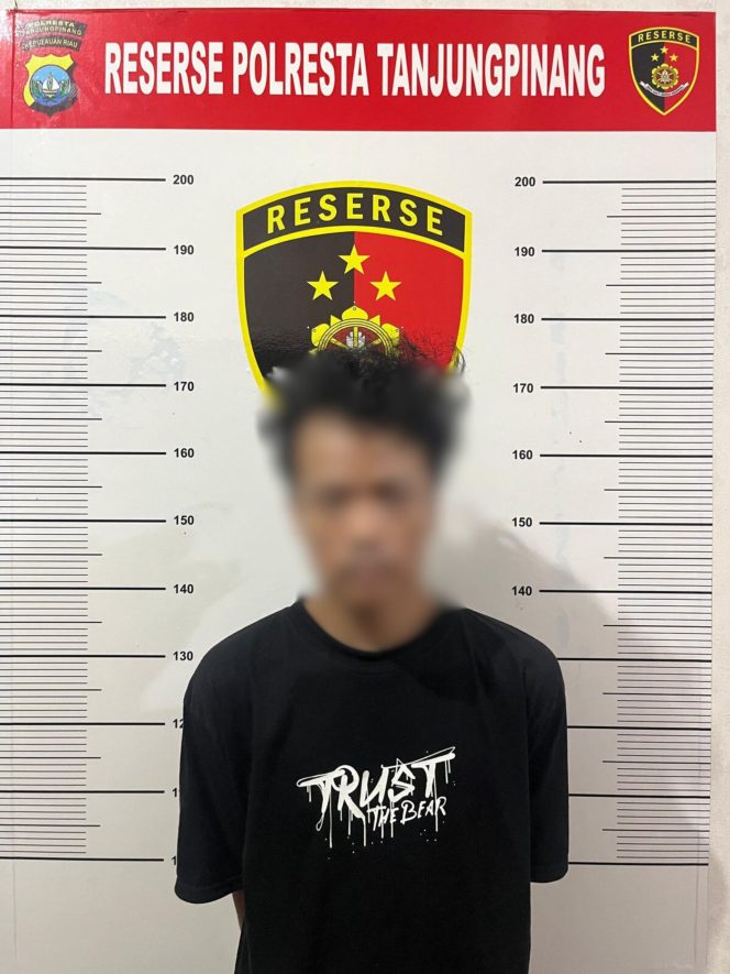 
					Polisi Tangkap Dua Pelaku Pencurian Toko Bangunan di Tanjungpinang