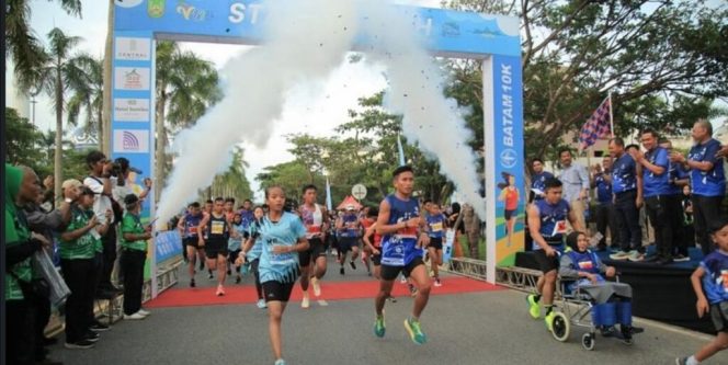 
					Keterangan Foto: Peserta saat ikuti ajang lari tahunan  bergengsi di Kota Batam, Kepulauan Riau (Kepri), 10K (kilometer), (Diskominfo Batam).
