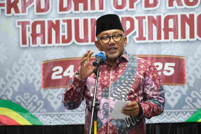 
					Keterangan Foto: Wali Kota Tanjungpinang, Lis Darmansyah, saat memberikan sambutan dalam kegiatan silaturahmi bersama Kepala Kejaksaan Negeri (Kajari) Tanjungpinang yang baru, (Diskominfo Tanjungpinang).