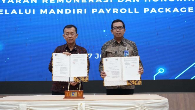 
					Keterangan Foto: BP Batam dan Bank Mandiri saat foto bersama ditandai dengan penandatanganan perjanjian kerja sama layanan perbankan pada Senin (07/07/2025) di Balairungsari BP Batam, (BP Batam).
