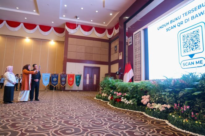 
					Keterangan Foto: Peluncuran Buku 