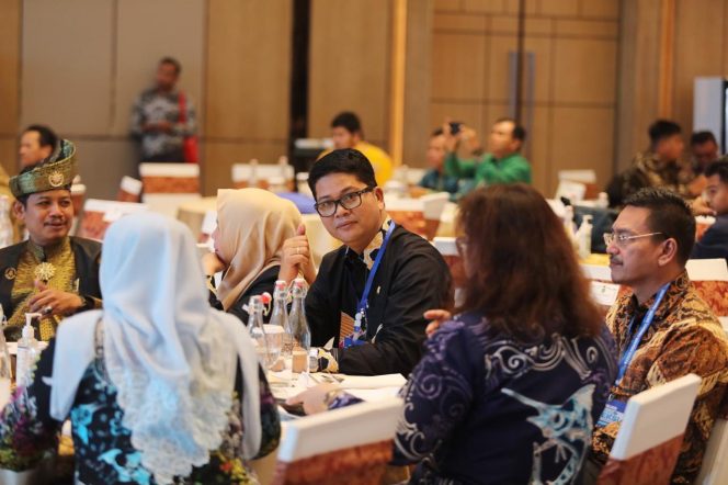 
					Keterangan Foto: Kepala Dinas Komunikasi dan Informatika (Diskominfo) Kota Batam, Rudi Panjaitan saat melakukan perbincangan, (Diskominfo Batam).