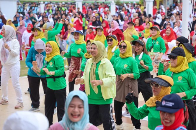 
					Ribuan Warga Tanjungpinang Ikuti Senam Jantung Sehat Bersama BKOW Kepri