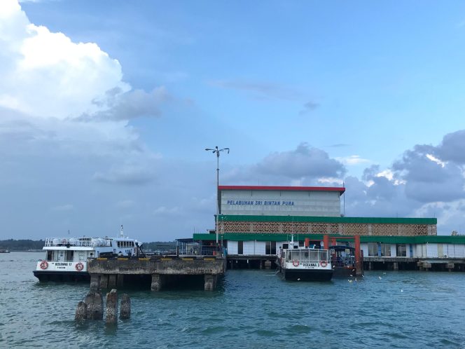 
					Suasana Pelabuhan Sri Bintan Pura, Tanjungpinang. (Nzl)