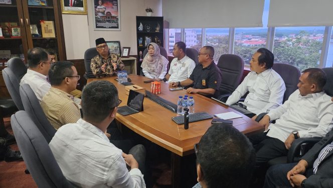 Wakil Gubernur Kepri Nyanyang Haris Pratamura bersama perwakilan PT Prabu Pratama di Graha Kepri, Batam, Selasa (09/9/2025). (Diskominfo Kepri)