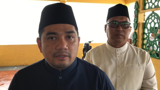 Ketua Komisi II Dewan Perwakilan Rakyat Republik Indonesia (DPR RI), Muhammad Rifqinizamy Karsayuda didampingi Wakil Gubernur Kepri, Nyanyang Haris Pratamura, saat diwawancarai awak media, Jum'at, (05/9/2025). (Nzl)
