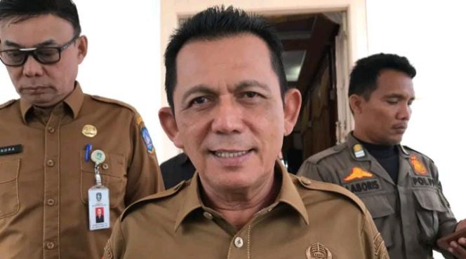 
					Gubernur Kepri, Ansar Ahmad saat diwawancarai awak media, Selasa (16/9/2025). (Nzl)