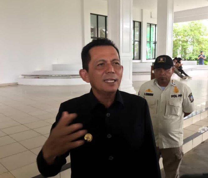 
					Gubenur Kepri, Ansar Ahmad.  (Nzl)