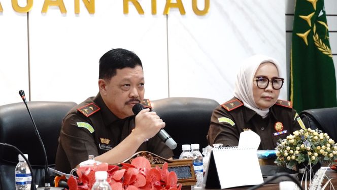 
					Kepala Kejaksaan Tinggi Kepulauan Riau, J. Devy Sudarso. (Kejaksaan Tinggi Kepulauan Riau)