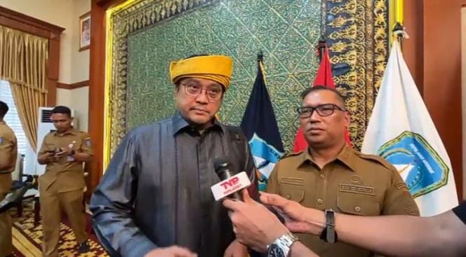 Wakil Ketua Komisi II Dewan Perwakilan Rakyat Repbulik Indonesia (DPR RI), Dede Yusuf Macan Effendi saat diwawancarai awak media, Senin (29/9/2025). (Nzl)