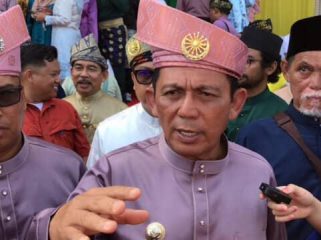 Gubenur Kepri, Ansar Ahmad saat diwawancarai awak media, Rabu (24/9/2025). (Nzl)
