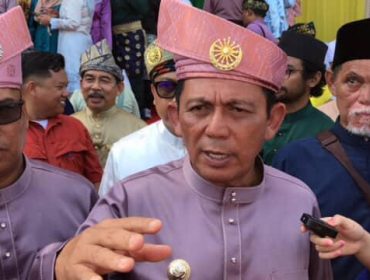 Gubenur Kepri, Ansar Ahmad saat diwawancarai awak media, Rabu (24/9/2025). (Nzl)