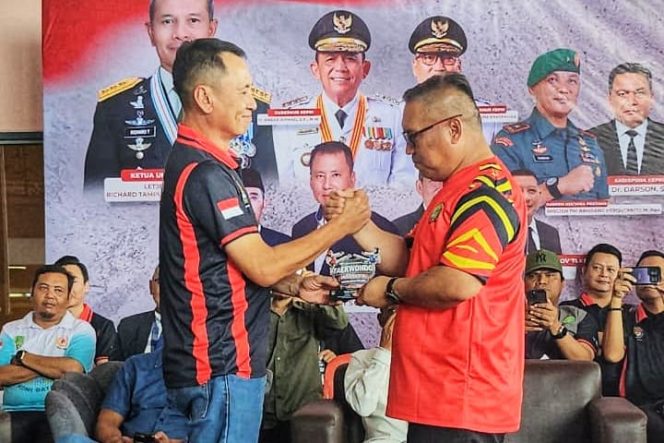 Wakil Gubernur Kepri, Nyanyang Haris Pratamura saat membuka Kejuaraan Daerah (Kejurda) Taekwondo Provinsi Kepulauan Riau Tahun 2025 yang digelar di Mall Botania 2, Batam Center, Sabtu (30/8/2025). (Diskominfo Kepri)