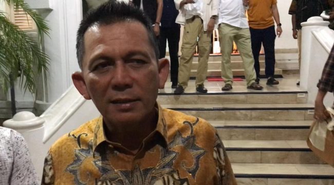 Gubernur Kepri, Ansar Ahmad saat diwawancarai awak media, Jum'at (03/10/2024). (Nzl)