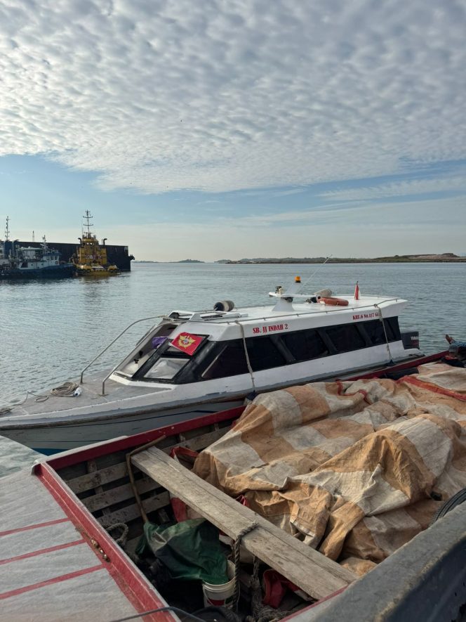 
					Speed Boat JJ Indah 2 diamankan  Bea Cukai Batam. (Bea Cukai Batam)