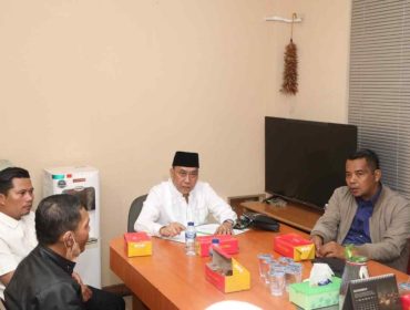 Ketua Badan Kehormatan DPRD Batam saat terima Kunker DPRD Komisi I Kepulauan Meranti. (Diskominfo Batam)