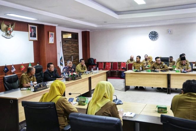 
					Ansar Ahmad Yakin Kepri Kembali Raih Penghargaan Provinsi Informatif
