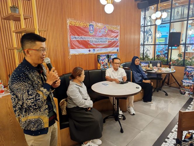 Kepala Dinas Pariwisata Provinsi Kepri, Hasan saat di kegiatan Jatim Expo 2025 yang digelar Grand City Exhibition Hall Surabaya, Kamis (2/10/2025). (Diskominfo Kepri)
