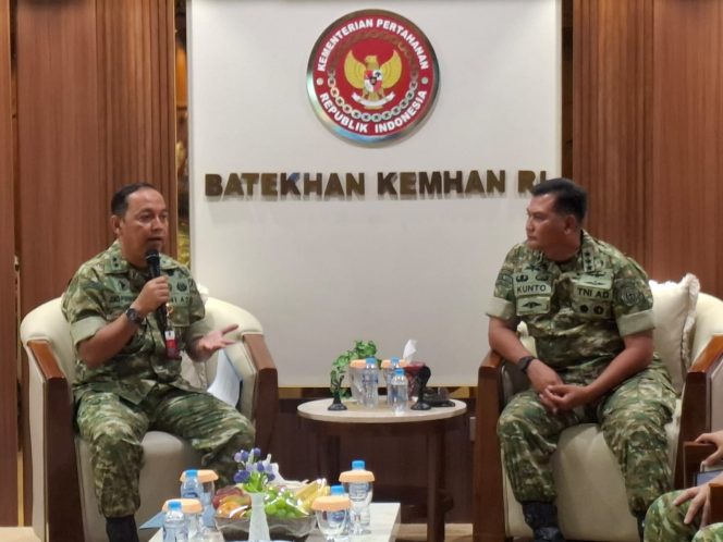 Panglima Komando Gabungan Wilayah Pertahanan,  (Pangkogabwilhan) I Letjen TNI Kunto Arief Wibowo melakukan kunjungan ke Badan Teknologi Pertahanan (Batekhan).