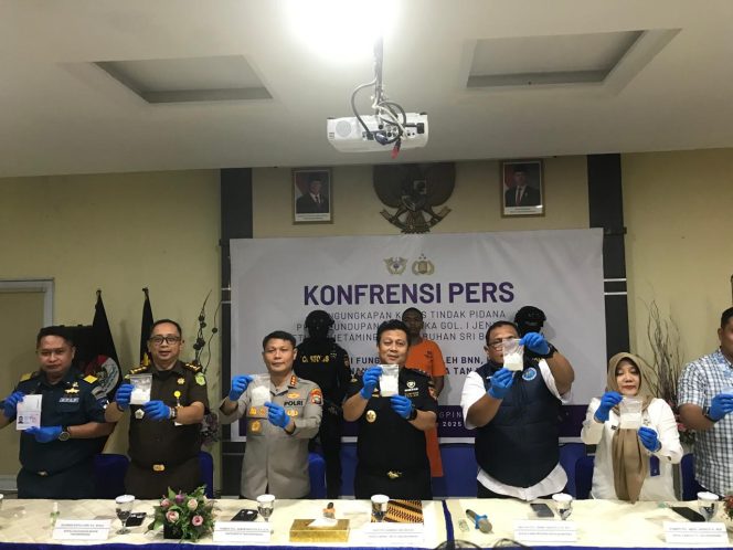 
					BC Tanjungpinang Gagalkan Penyelundupan 496 Gram Narkoba Jaringan Internasional
