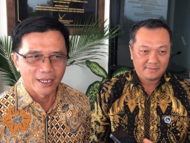 Deputi Bidang Koordinasi Pemberdayaan Masyarakat Desa, Daerah Tertinggal, dan Daerah Tertentu, Kementerian Koordinator Pemberdayaan Masyarakat (Kemenko PM) Republik Indonesia (RI), Abdul Haris saat diwawancarai awak media, di