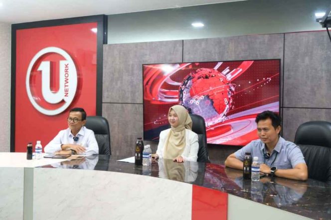 Wali Kota Tanjungpinang, Raja Ariza saat menjadi narasumber disalah satu media di Tanjungpinang Rabu (08/10/2025).. (Diskominfo Kota Tanjungpinang)