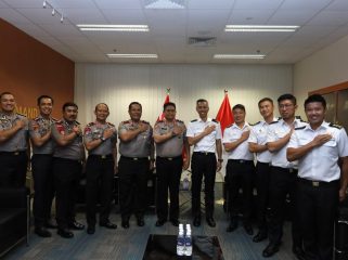 Polda Kepulauan Riau (Kepri) bersama Korpolairud Baharkam Polri saat kunjungan resmi ke Maritime Security (MARSEC) Command dan Information Fusion Center (IFC) Republik Singapura, Rabu (22/10/2025). (Humas Polda Kepri)