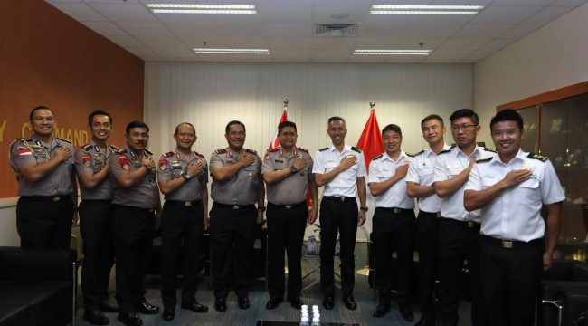 Polda Kepulauan Riau (Kepri) bersama Korpolairud Baharkam Polri saat kunjungan resmi ke Maritime Security (MARSEC) Command dan Information Fusion Center (IFC) Republik Singapura, Rabu (22/10/2025). (Humas Polda Kepri)