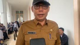 Kepala DPMPTSP Kepri, Hasfarizal Handra di Gedung Daerah Tanjungpinang.(Nuzli Ramadhani)
