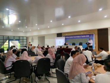 DPMPTSP Kepri Gelar Sosialisasi Peraturan Pemerintah (PP) Nomor 28 Tahun 2025 Tentang Penyelenggaraan Perizinan Berusaha Berbasis Risiko di Ruang Pelatihan BPSDM Lt.3 Gedung Wanita Raja Saleha, Jalan Sultan Mansyur Syah, Dompak, Tanjungpinang, Selasa (19/08/2025). (Nuzli Rhamadhani)