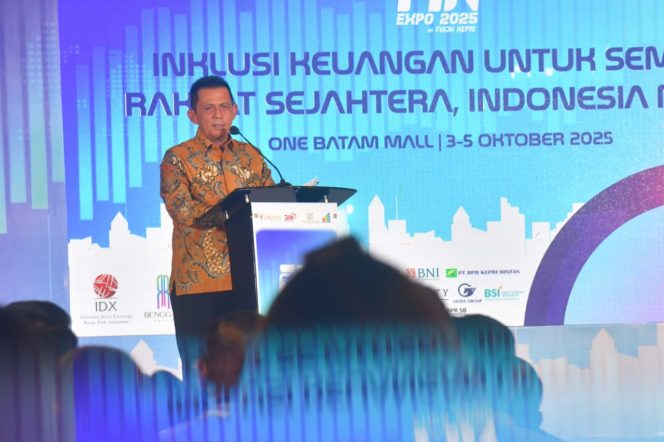 
					Gubernur Kepri, Ansar Ahmad saat menyampaikan kata sambutan, di One Batam Mall, Jumat (3/10/2025). (Diskominfo Kepri)