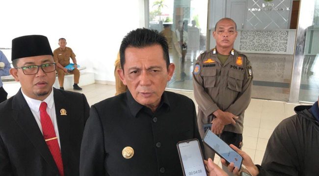 Gubernur Kepri, Ansar Ahmad saat memberikan keterangan. (Nuzli Rhamadhani)