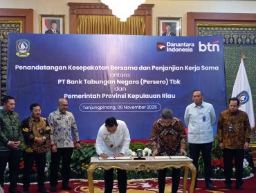 Suasana Gubernur Kepri, Ansar Ahmad saat Penandatanganan kerjasama  dengan PT Bank Tabungan Negara (Persero) Tbk (BTN), di Gedung Daerah, Tanjungpinang, Kamis (06/11/2025). (Nuzli Rhamadhani)