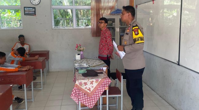 Suasana sosialisasi di salah satu SMPN di Tanjungpinang.(foto Humas Polresta Tanjungpinang)