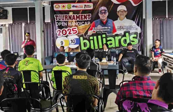 
					Suasana pembukaan Turnamen Billiar Open HC oleh Pemko Tanjungpinang.(foto : Humas Pemko Tanjungpinang)