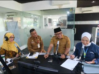 Walikota Tanjungpinang Lis Darmansyah saat berbincang bersama RRI Tanjungpinang.(Foto : Humpro Tanjungpinang)