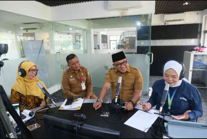 
					Walikota Tanjungpinang Lis Darmansyah saat berbincang bersama RRI Tanjungpinang.(Foto : Humpro Tanjungpinang)