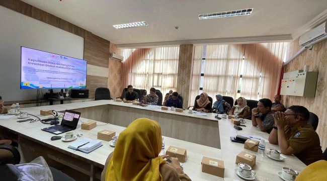 Dinas Penanaman Modal dan Pelayanan Terpadu Satu Pintu Provinsi (DPMPTSP) Jawa Timur berkunjung ke Kepulauan Riau (Kepri). Kunjungan tersebut menyambangi DPMPTSP Kepri. Bertempat di Kantor DPMPTS Kepri, Dompak Tanjungpinang, (7/10/2025).