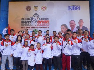 Kontingen BKC Kepri yang  ikut bertandimg  di Piala Wamenhan RI Kejurnas BKC 2025, Bandung. (Diskominfo Kepri)