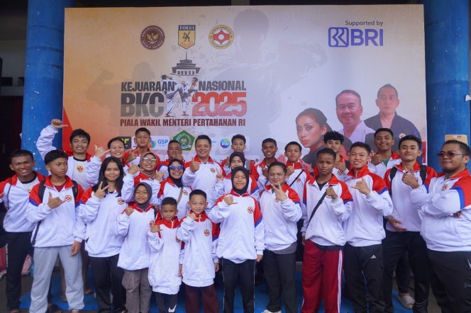 
					Kontingen BKC Kepri yang  ikut bertandimg  di Piala Wamenhan RI Kejurnas BKC 2025, Bandung. (Diskominfo Kepri)